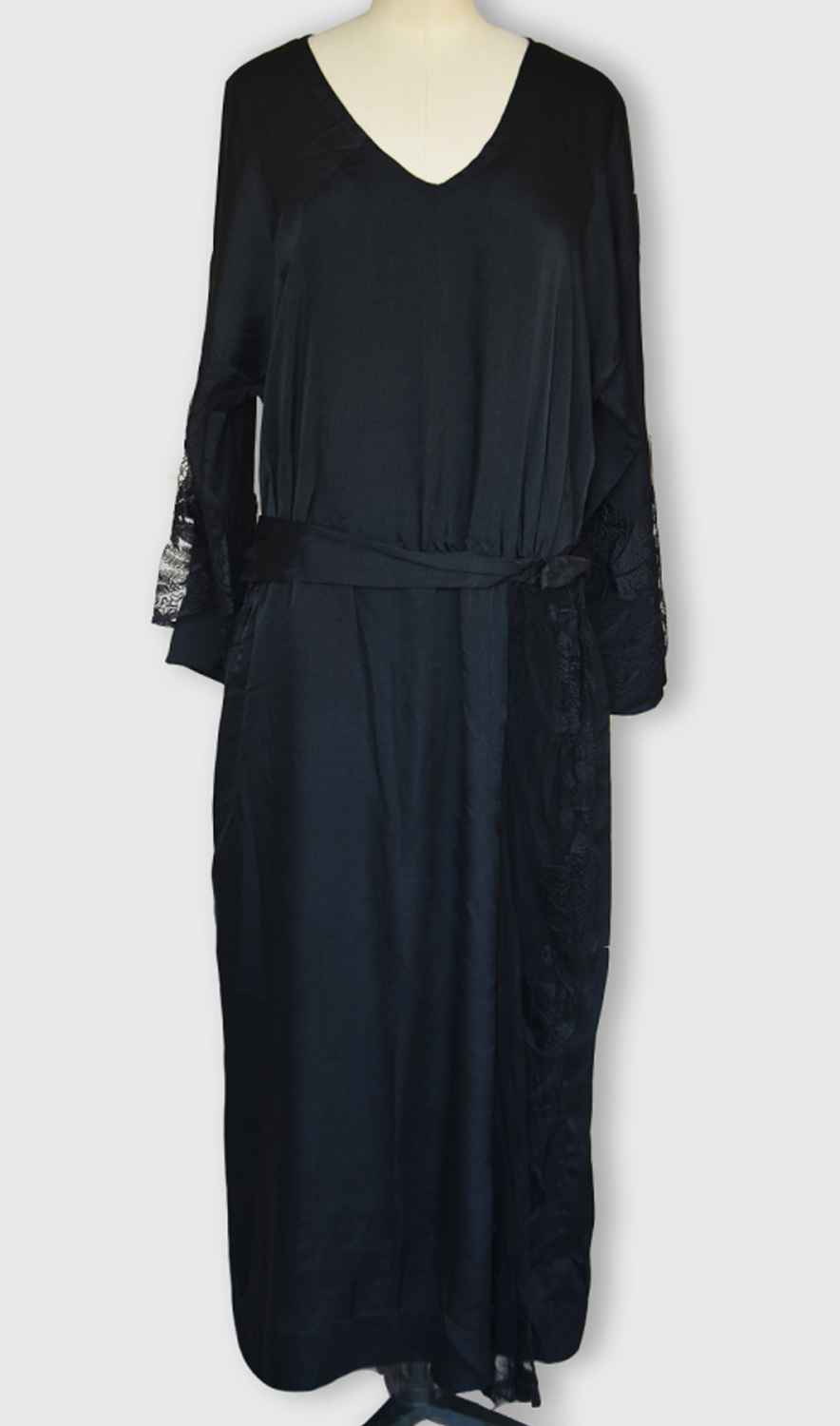 1920F – Robe – 100