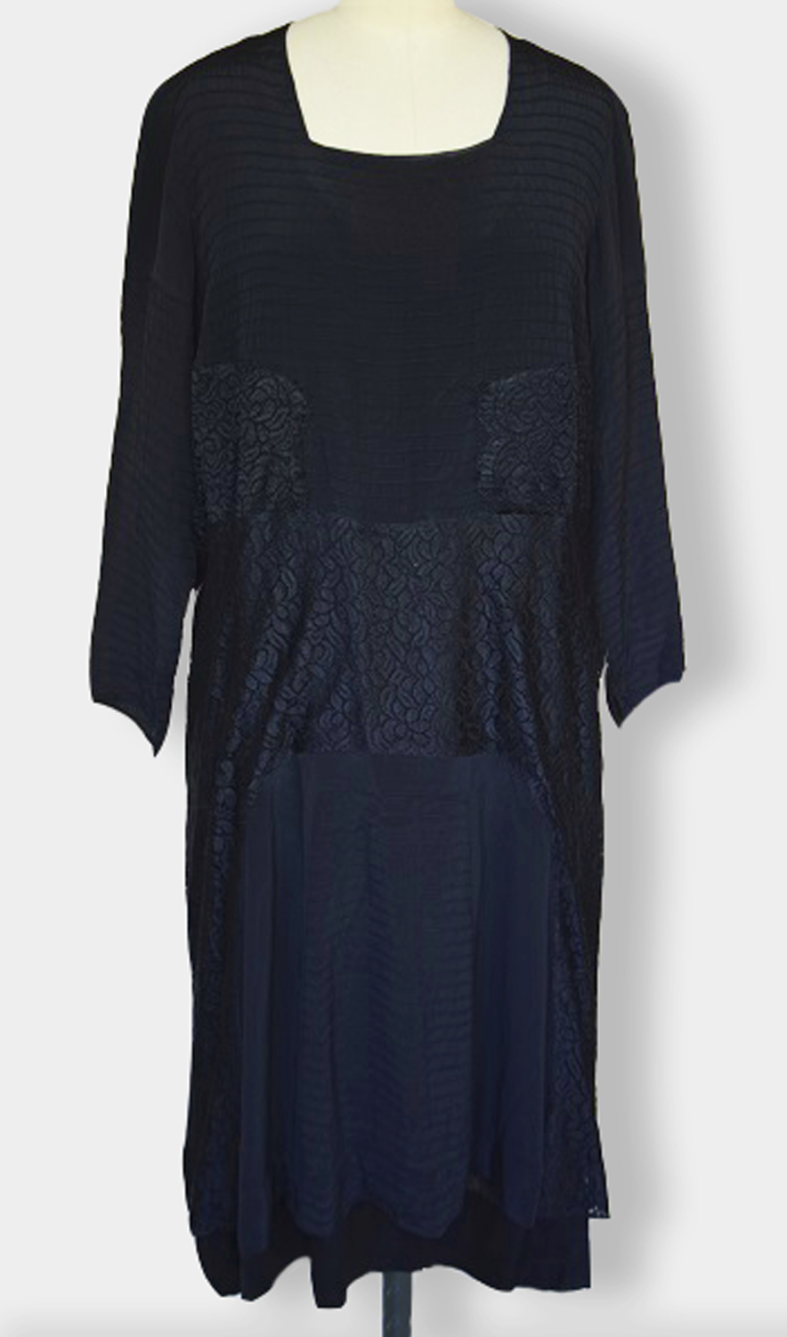 1920F – Robe – 103