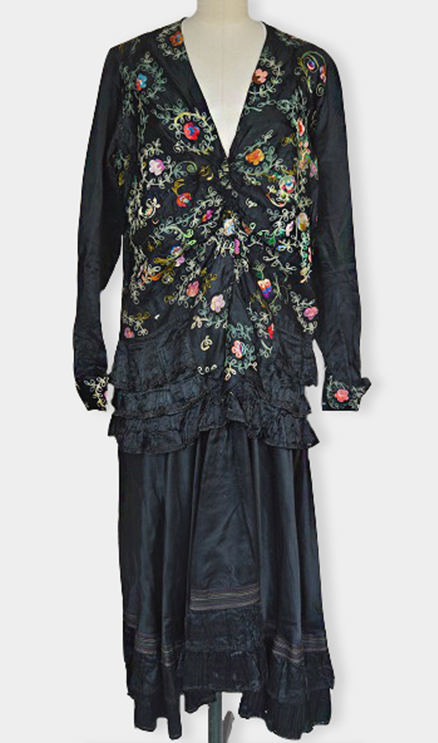 1920F – Robe – 55