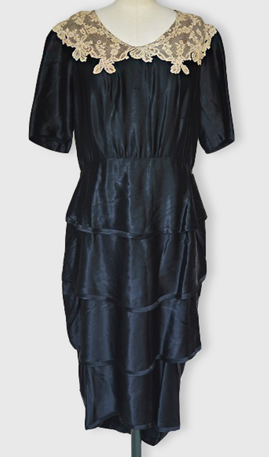 1920F – Robe – 56