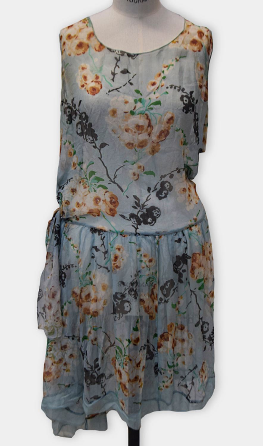 1920F – Robe – 68