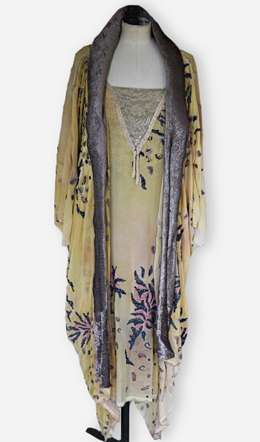 1920F – Robe – 70