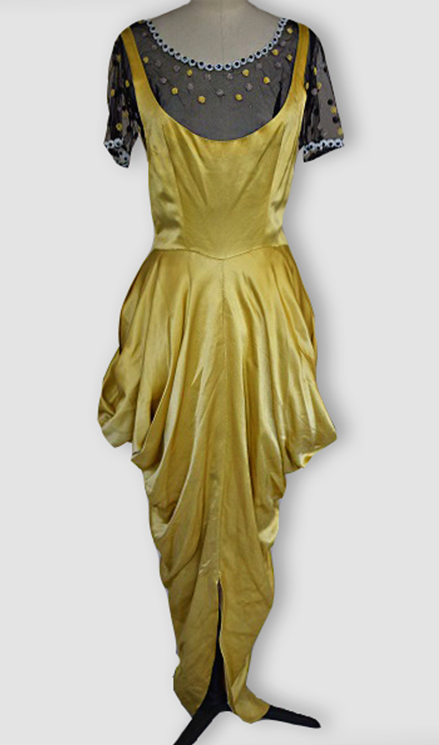 1920F – Robe – 79