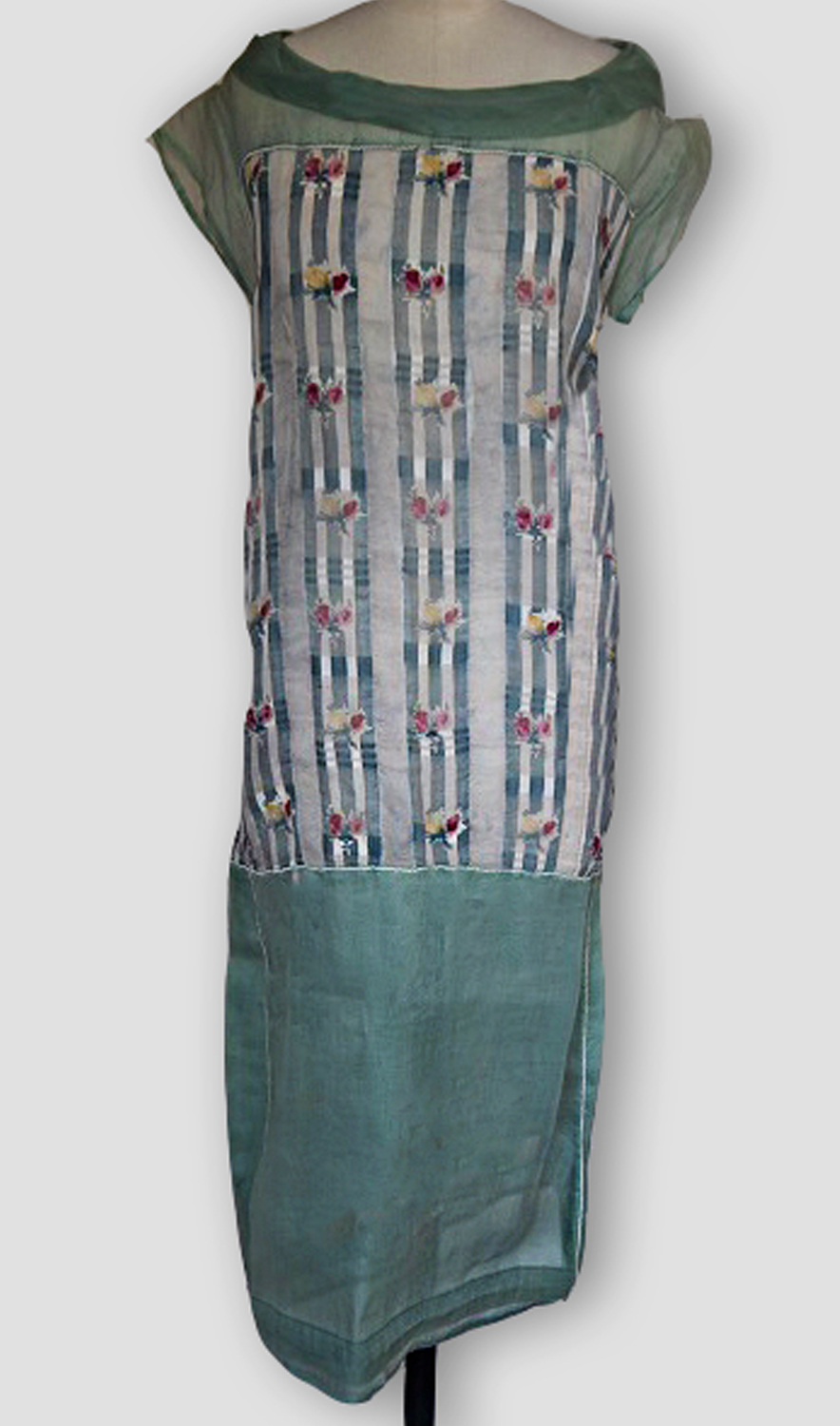1920F – Robe – 82