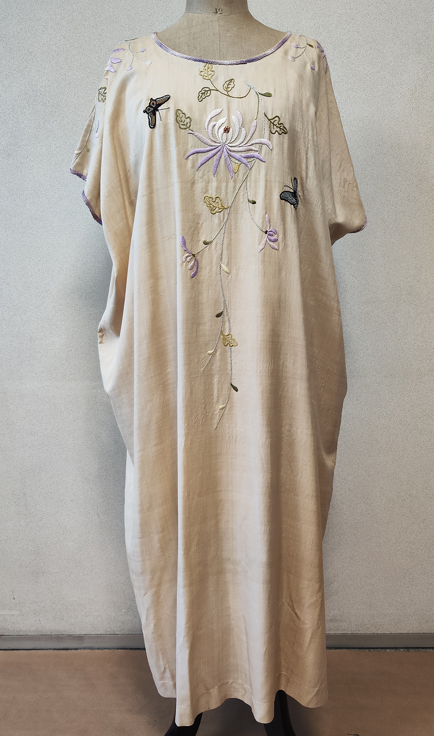 1920F – Robe – 100 (1)