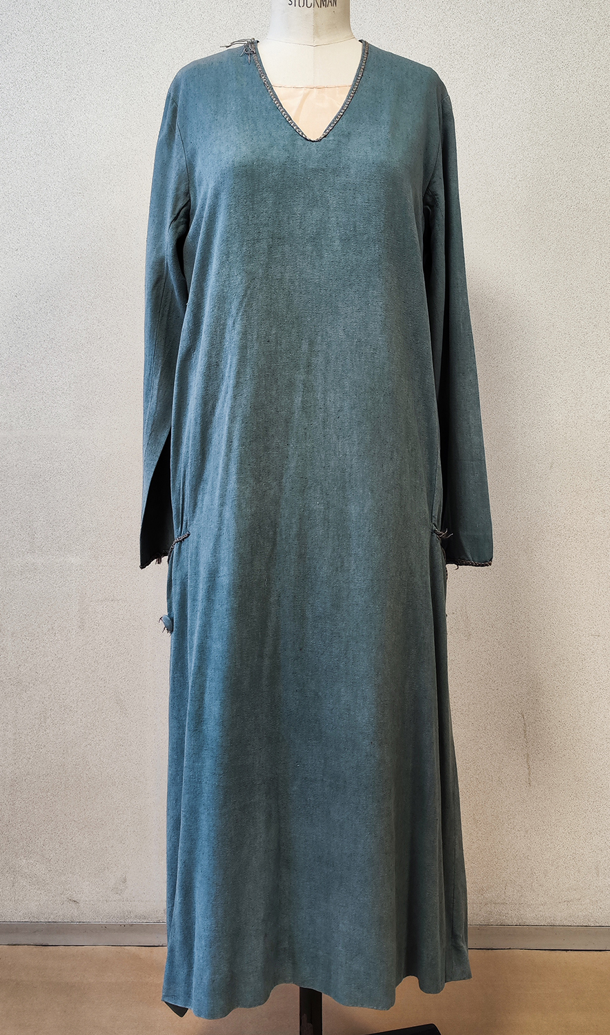 1920F – Robe – 103 (1)