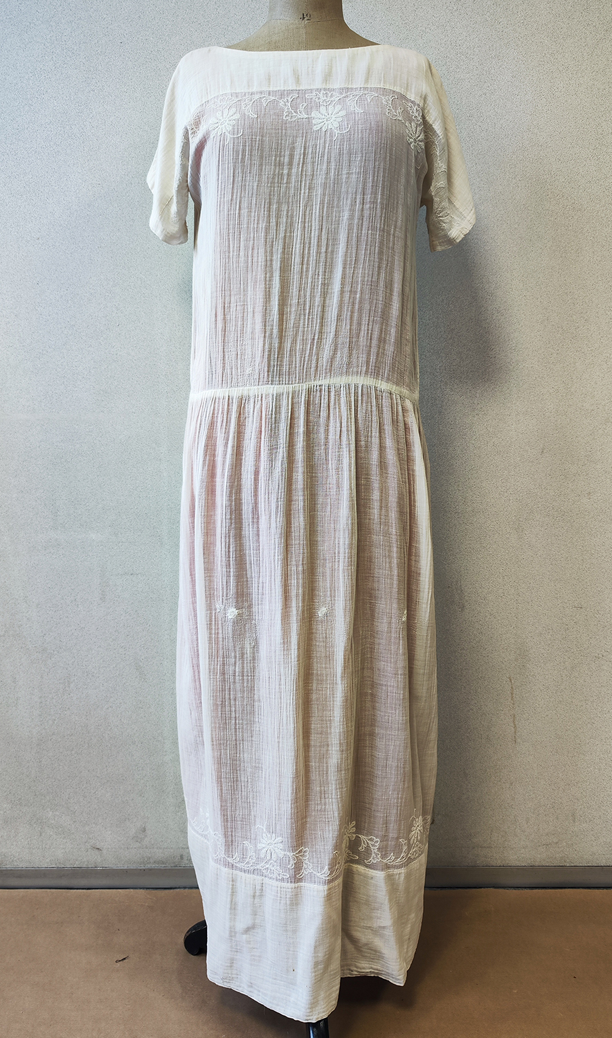1920F – Robe – 1041