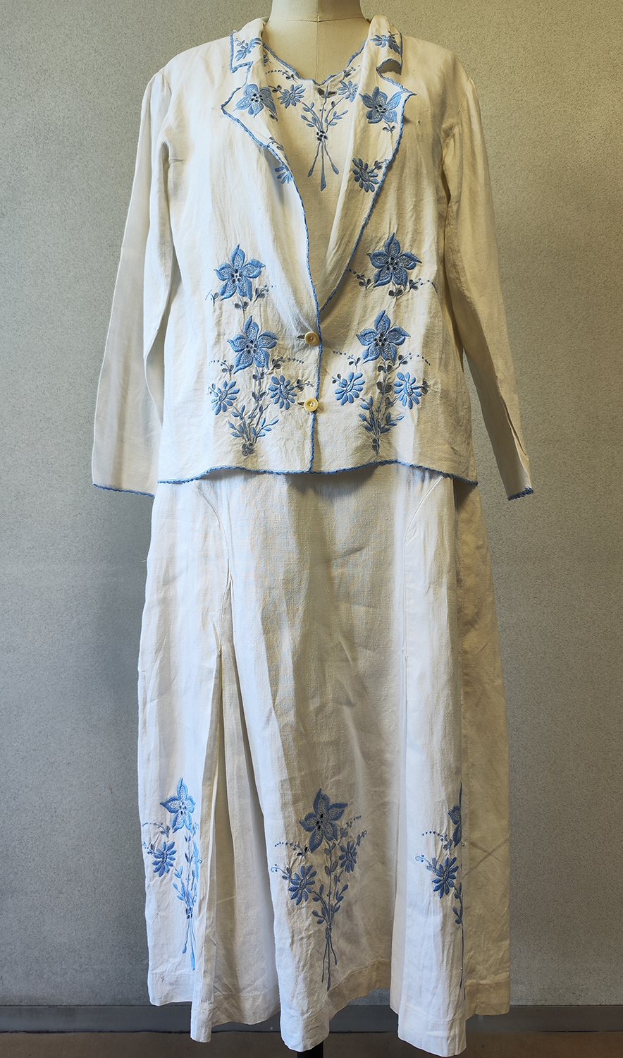 1920F – Robe – 106 (1)