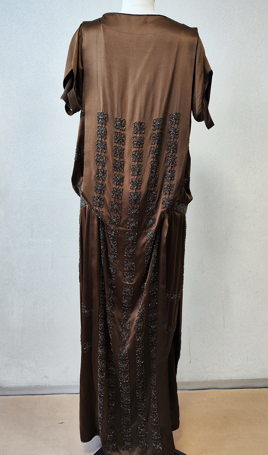 1920F – Robe – 1065 (2)