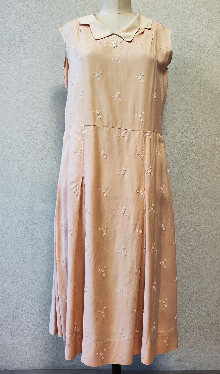 1920F – Robe – 1073