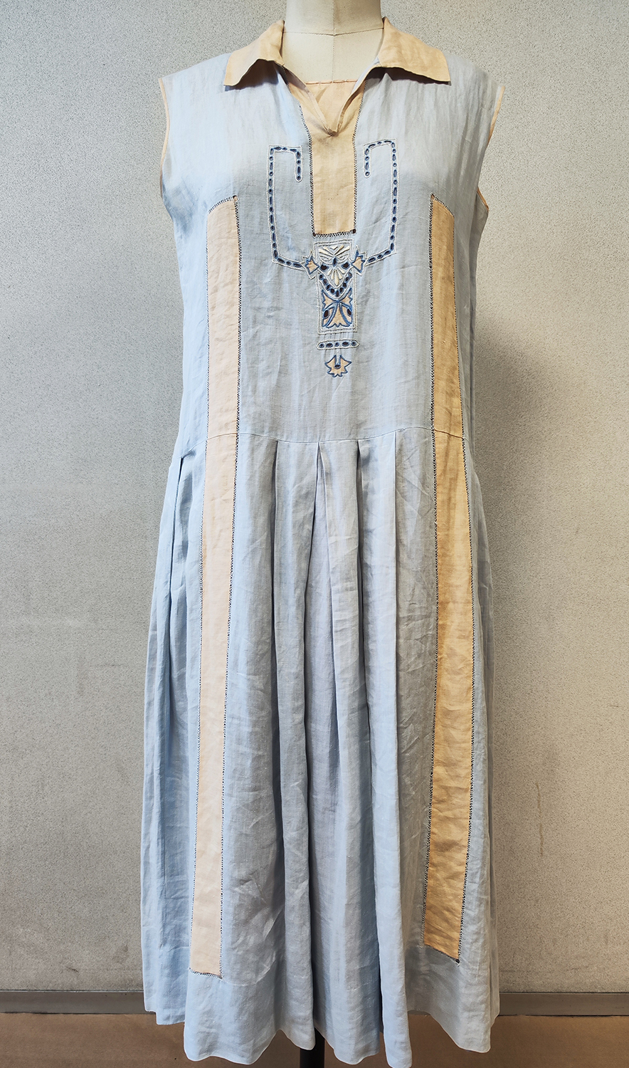 1920F – Robe – 1117