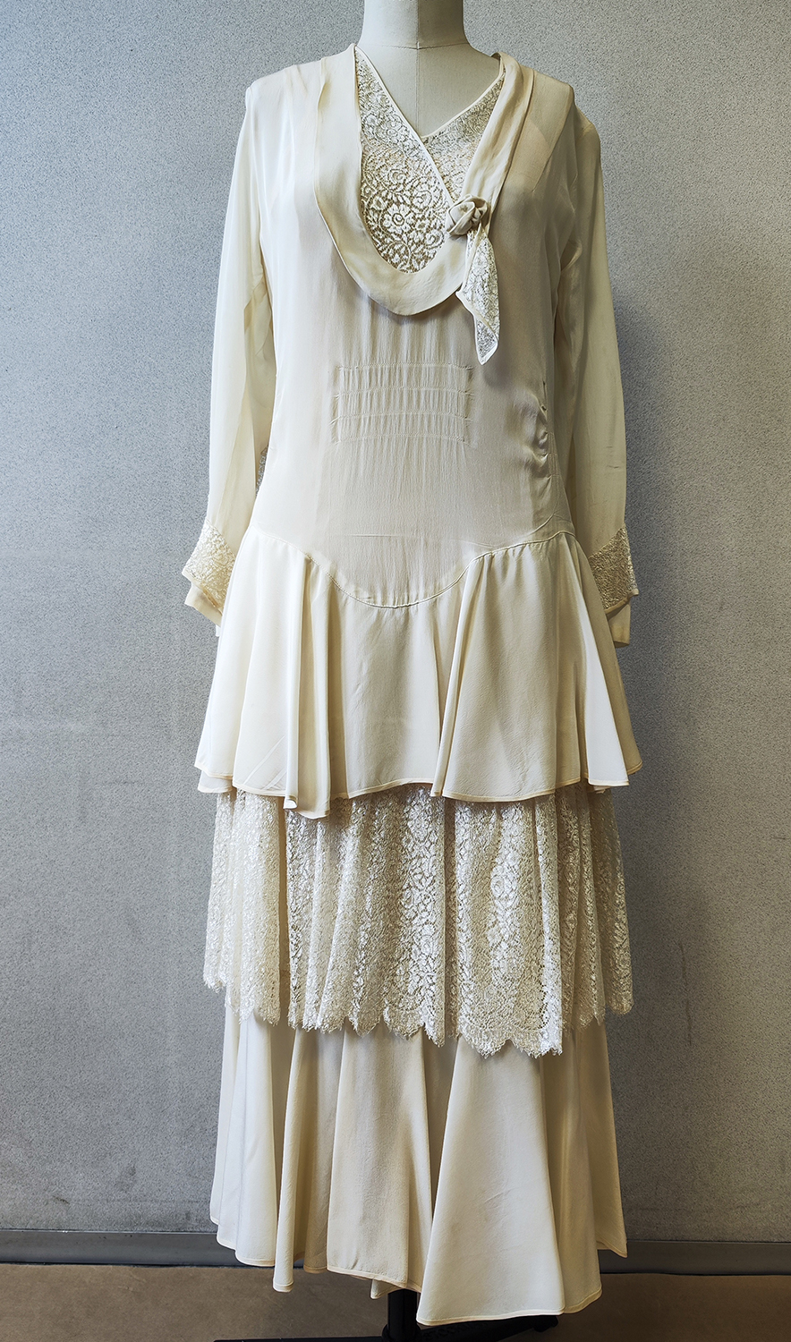 1920F – Robe – 1128