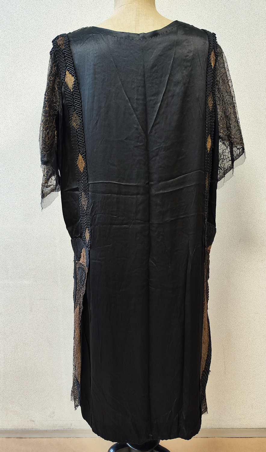 1920F – Robe – 1266 (2)
