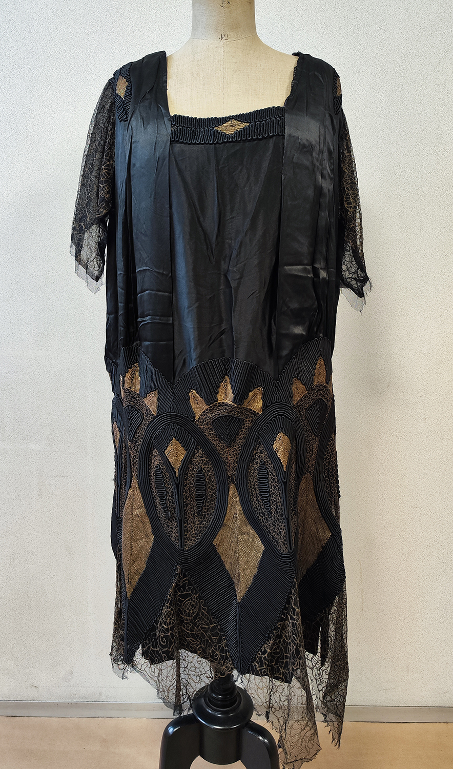 1920F – Robe – 1266