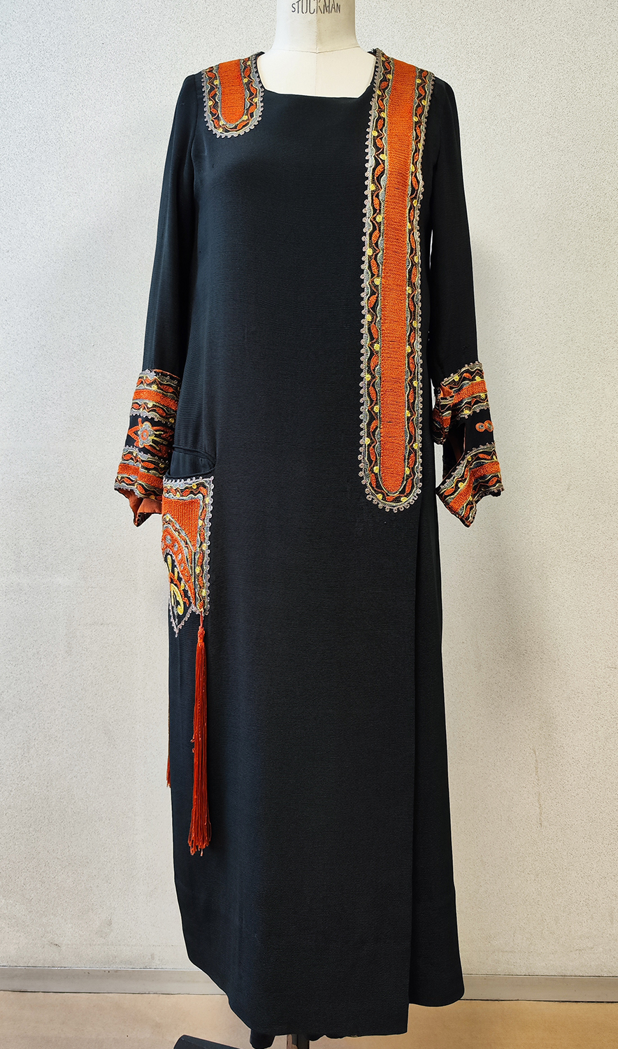 1920F – Robe – 1313