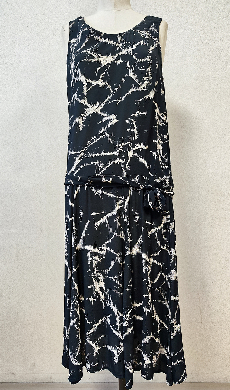 1920F – Robe – 132(1)