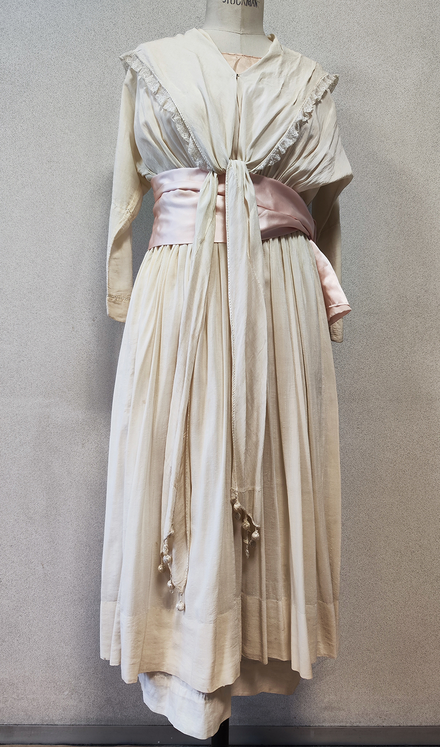 1920F – Robe – 1399