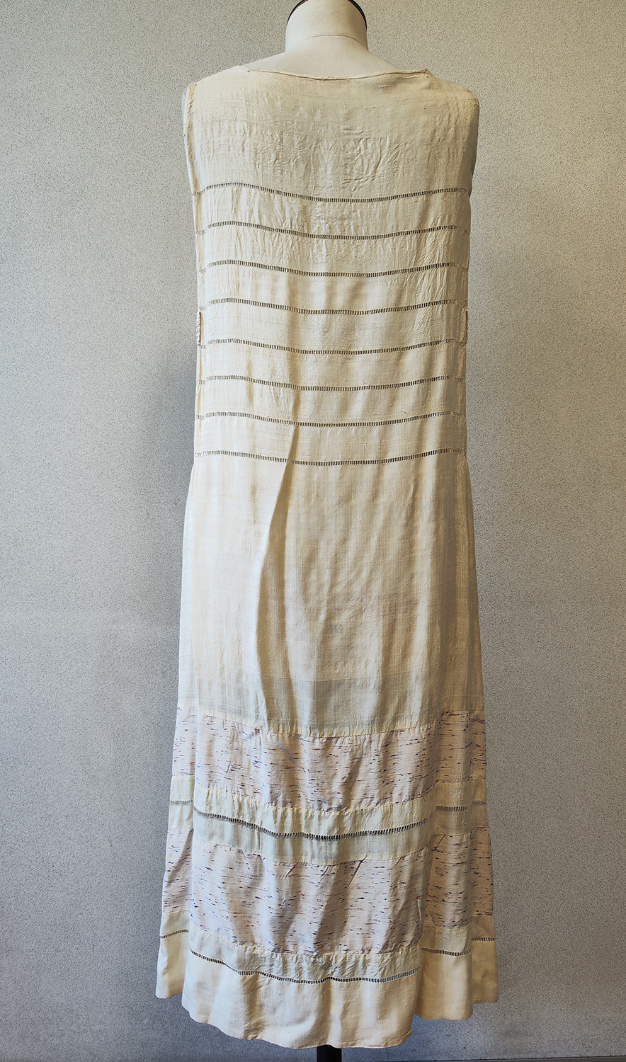 1920F – Robe – 1403 (2)
