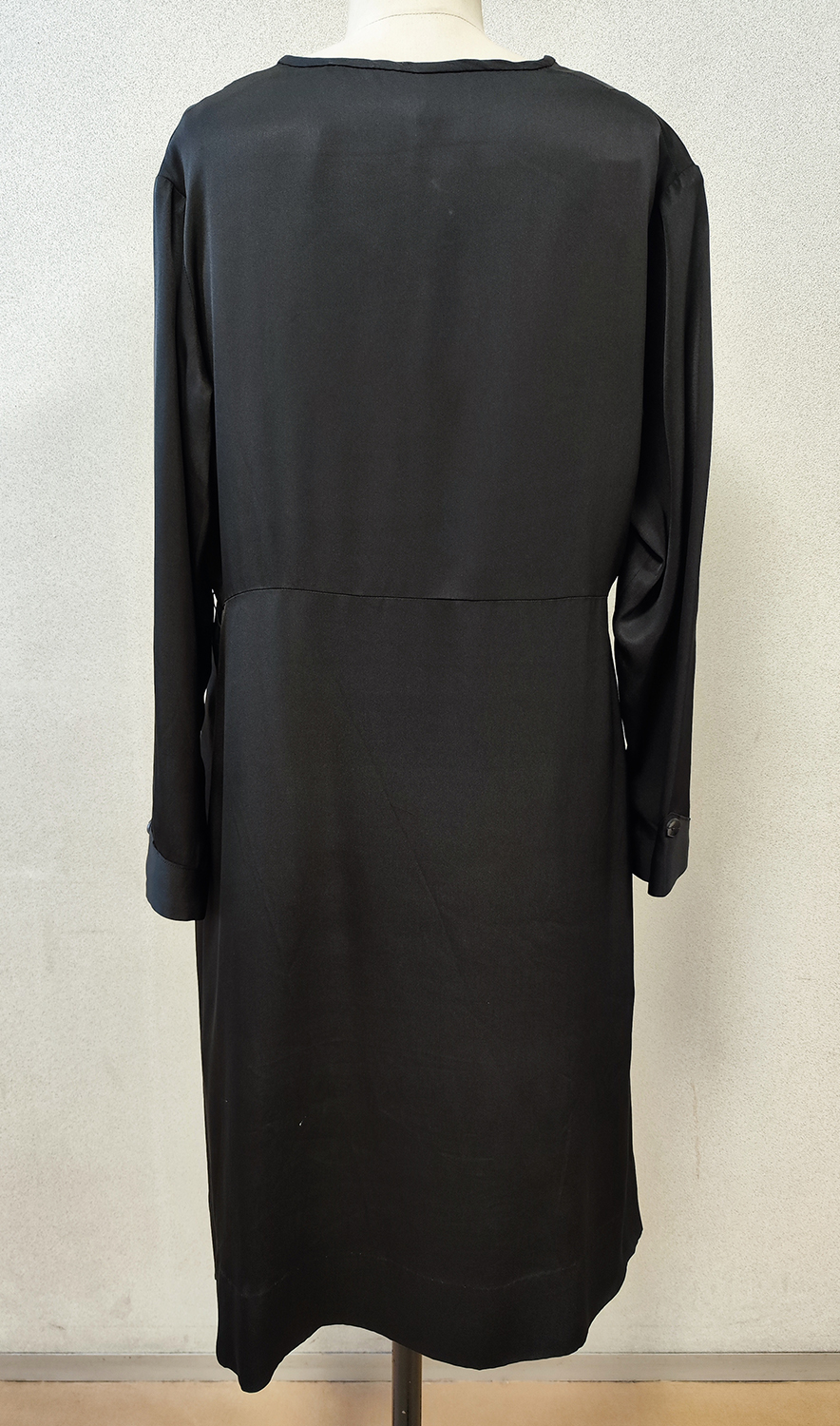 1920F – Robe – 1409 (2)