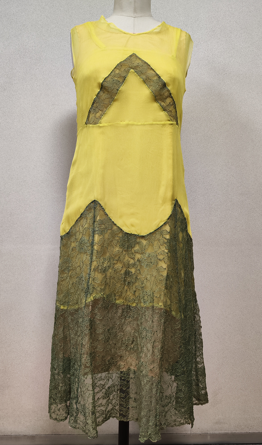 1920F – Robe – 1412