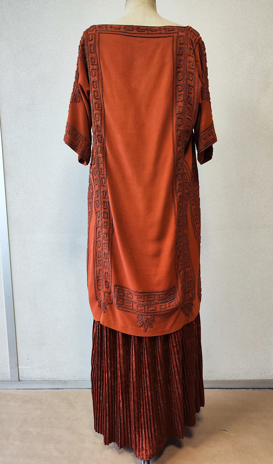 1920F – Robe – 1413 (2)