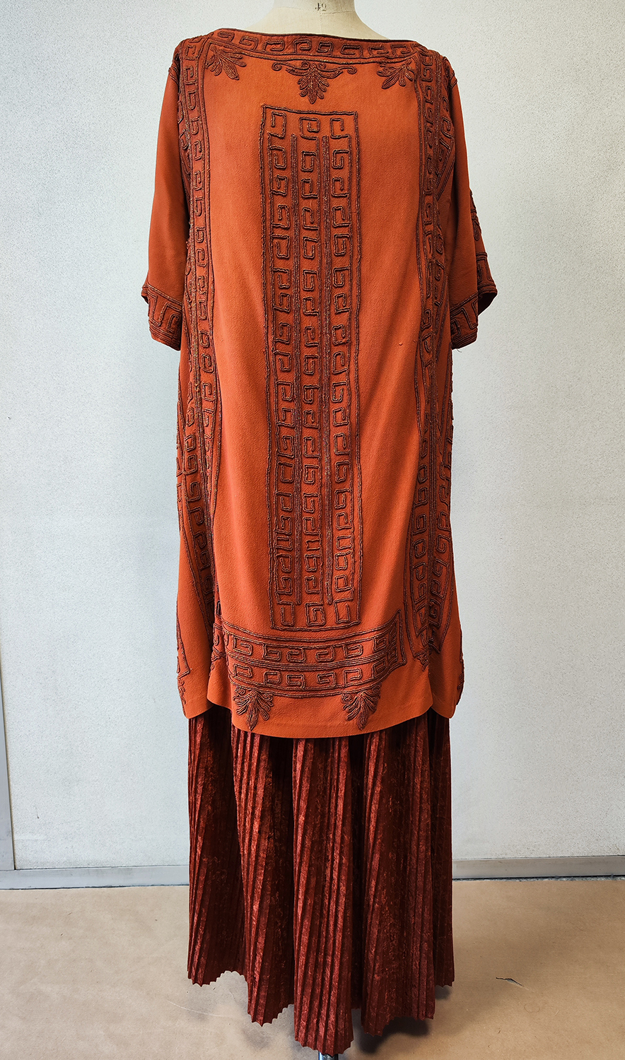 1920F – Robe – 1413