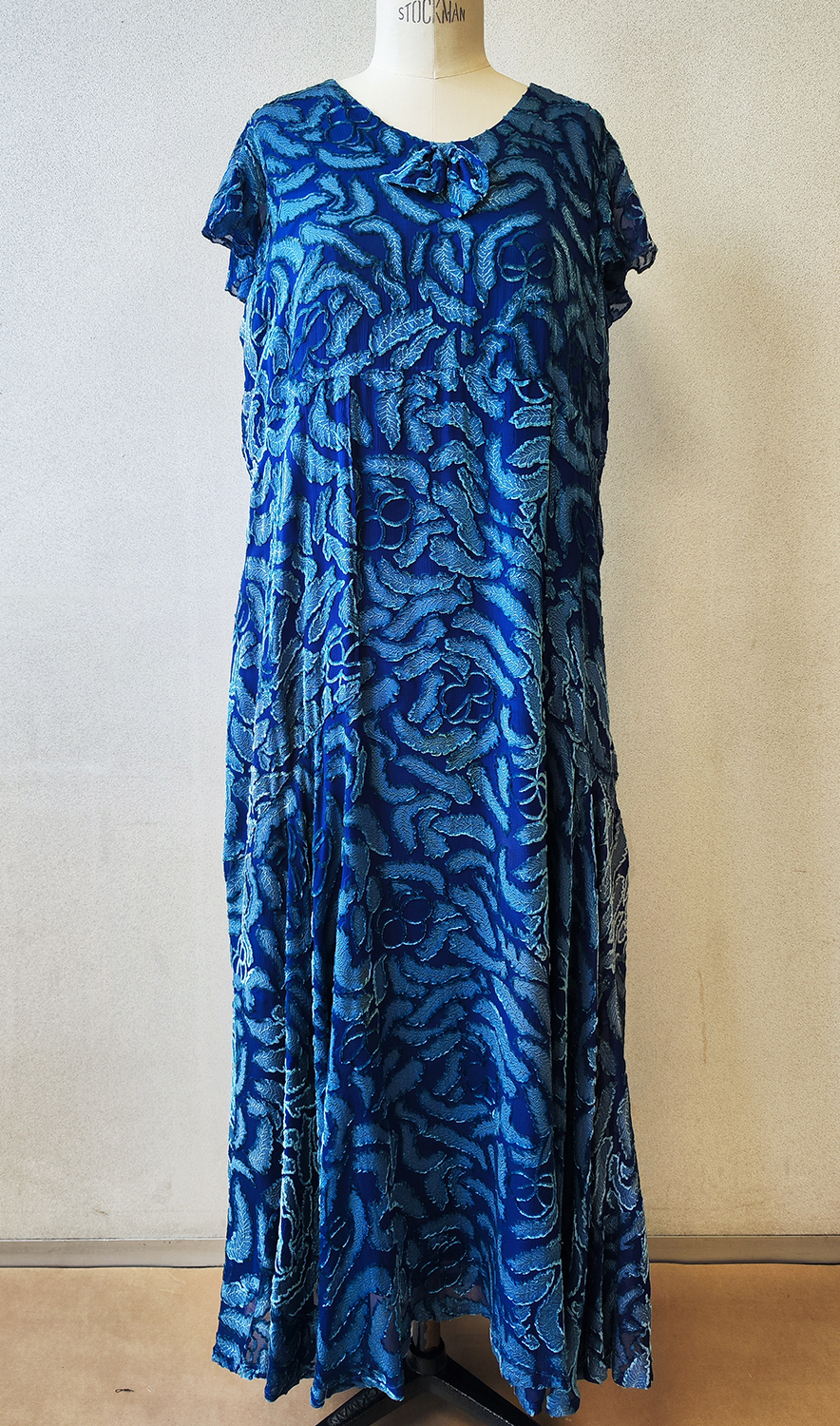1920F – Robe – 1415
