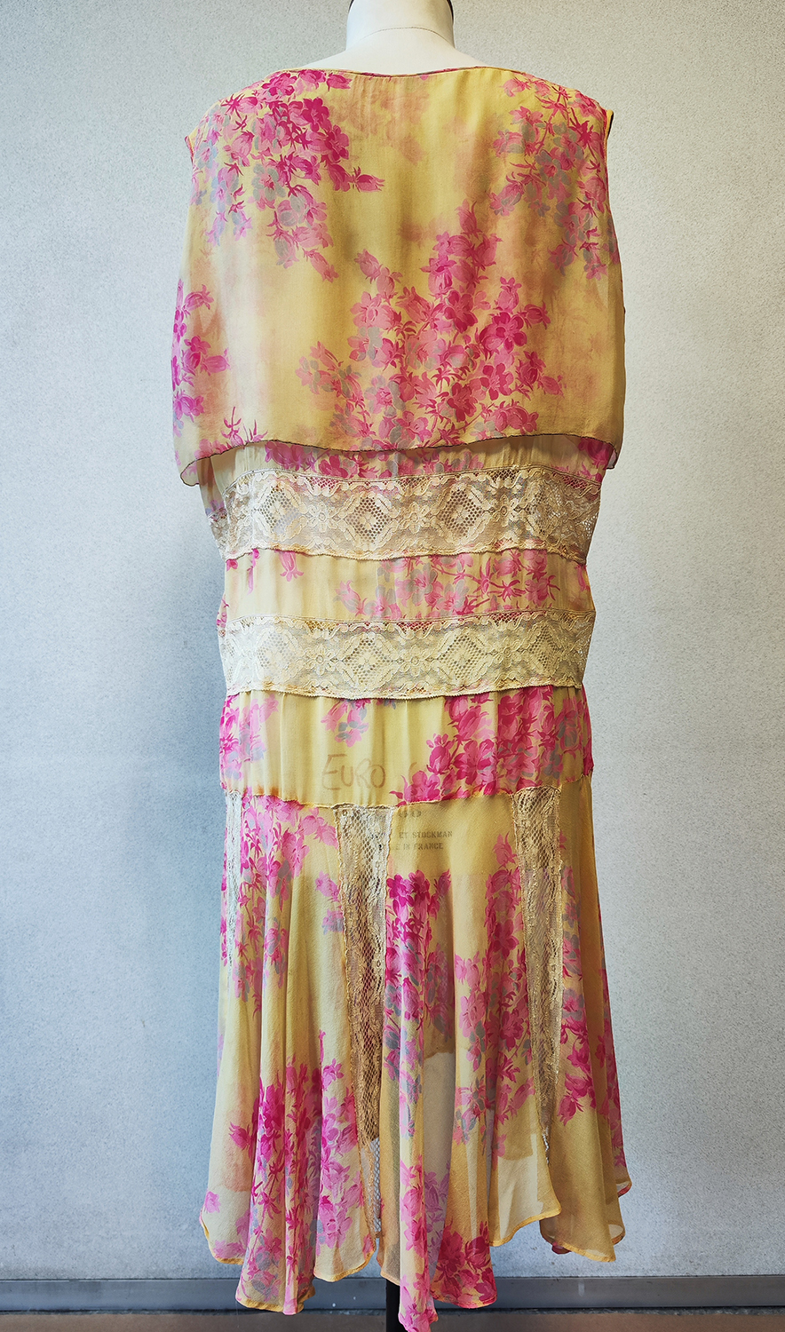 1920F – Robe – 1420 (2)