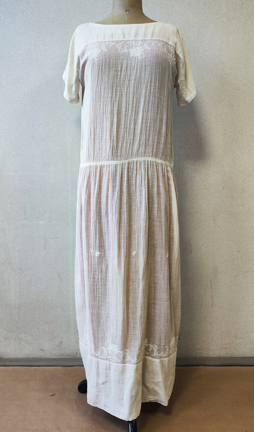 1920F – Robe – 1425