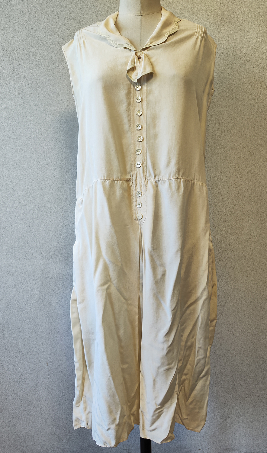 1920F – Robe – 1429