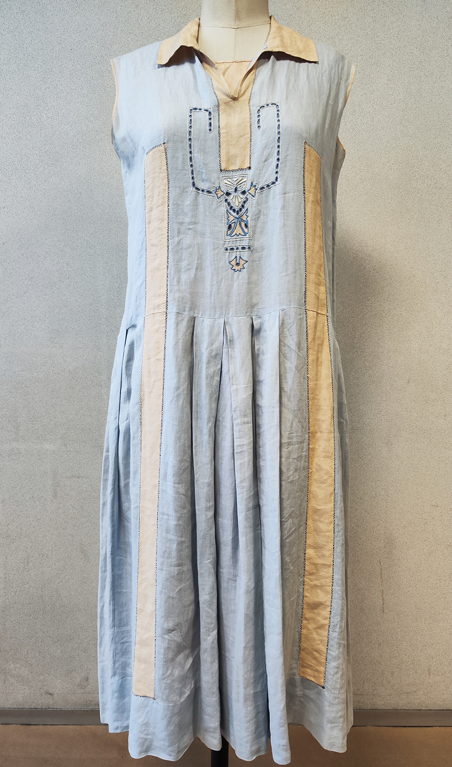 1920F – Robe – 1430