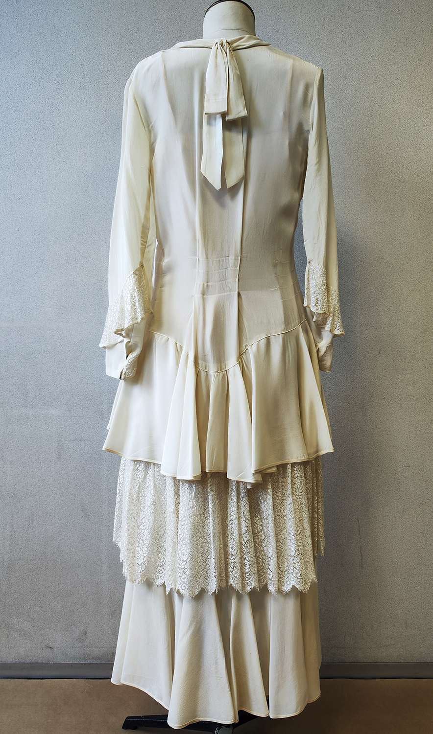 1920F – Robe – 1431 (2)
