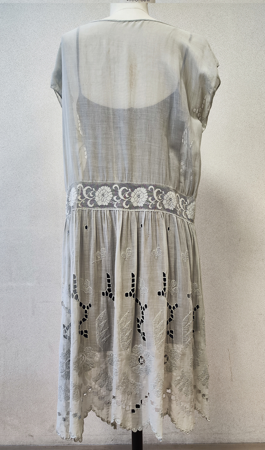 1920F – Robe – 1434 (2)
