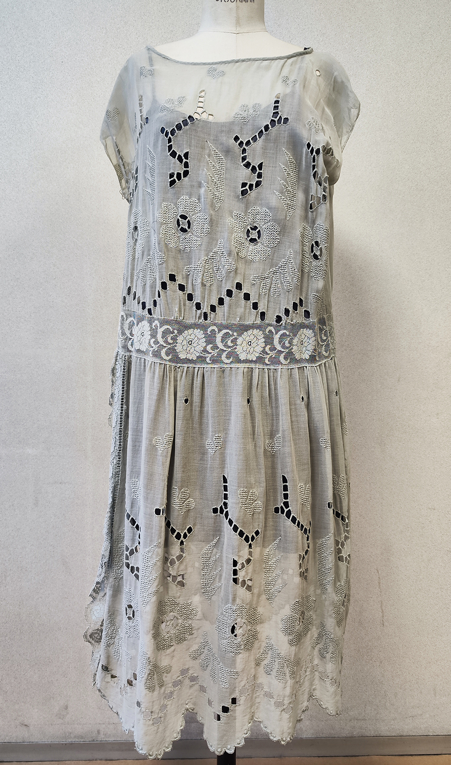 1920F – Robe – 1434