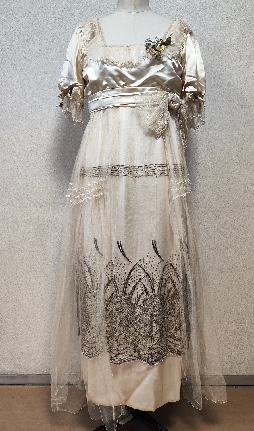 1920F – Robe – 1435