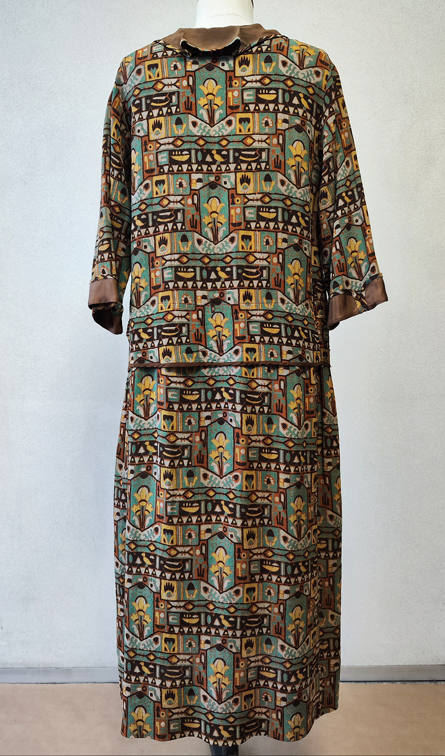 1920F – Robe – 1437 (2)