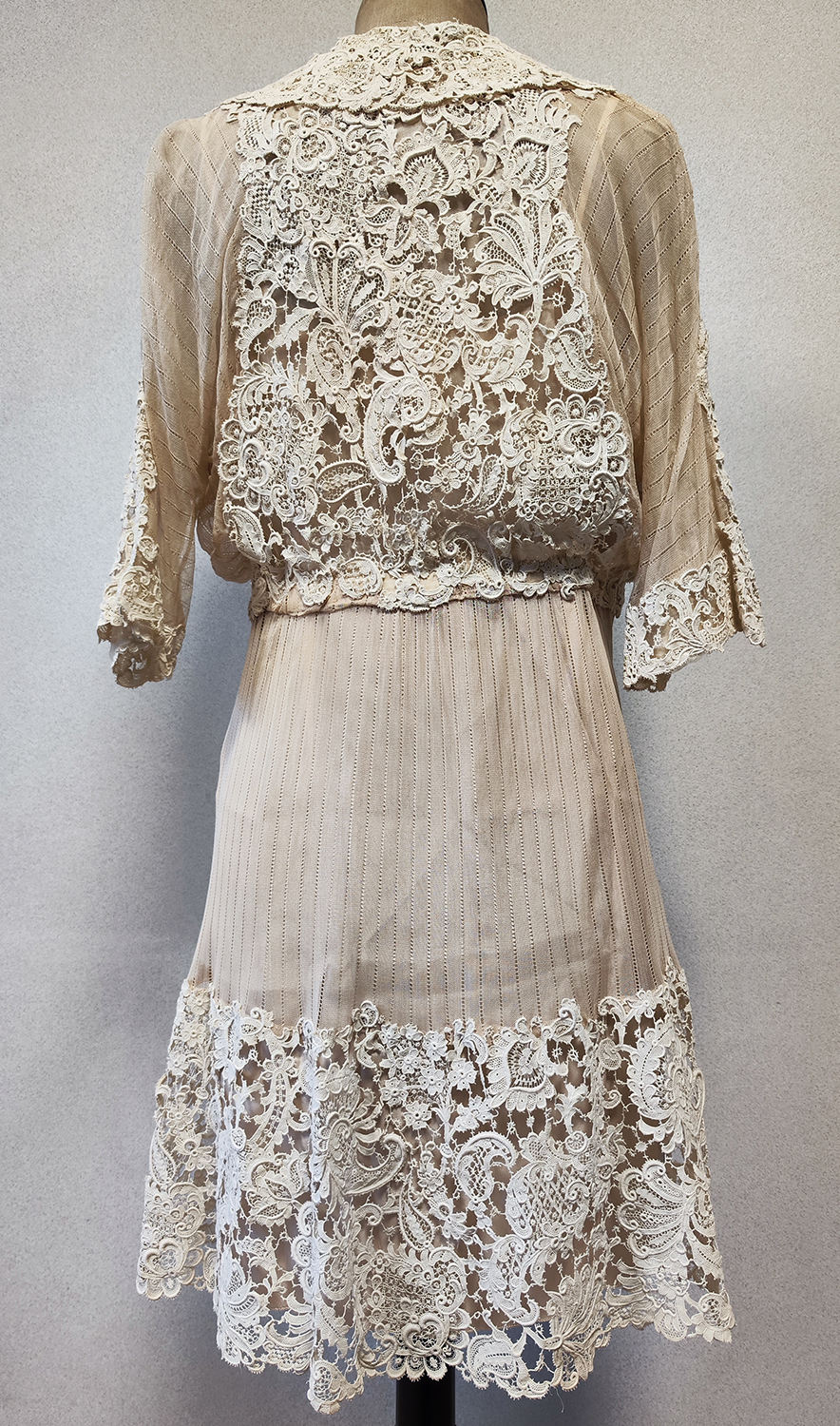 1920F – Robe – 1440 (2)