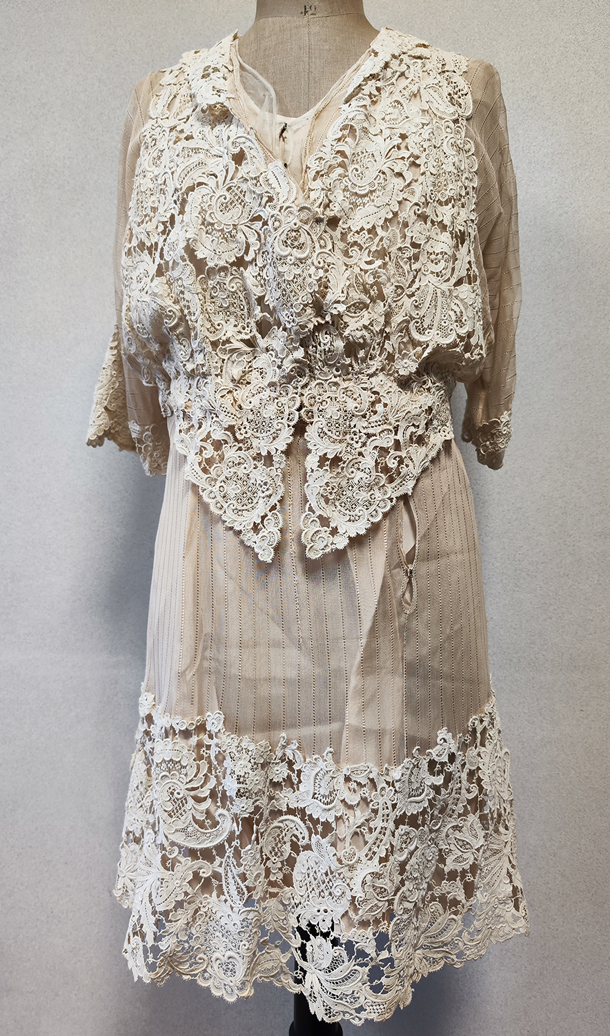 1920F – Robe – 1440