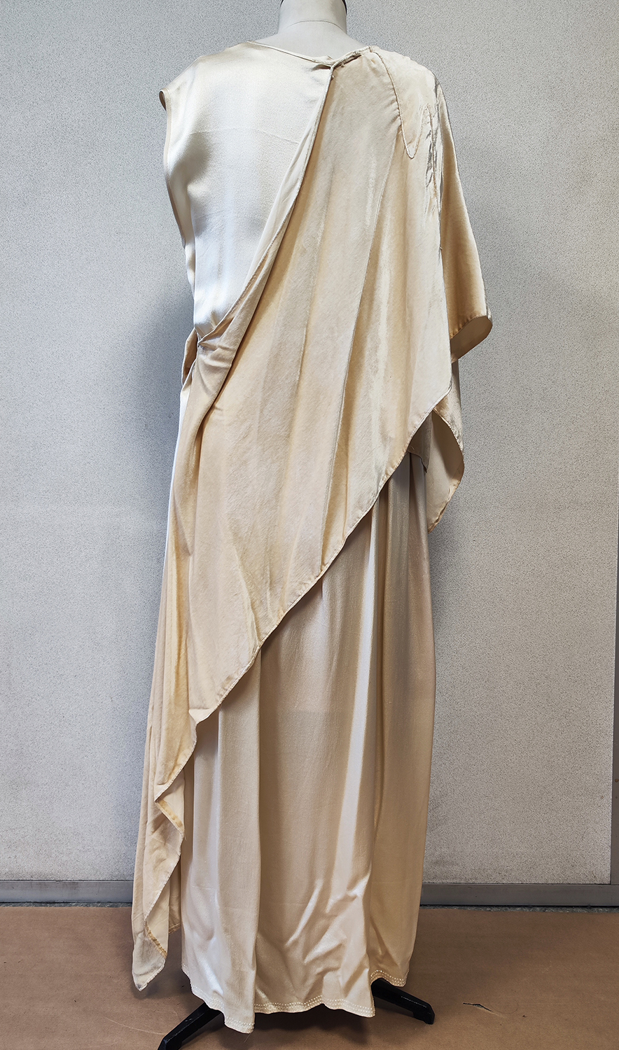 1920F – Robe – 1442 (2)