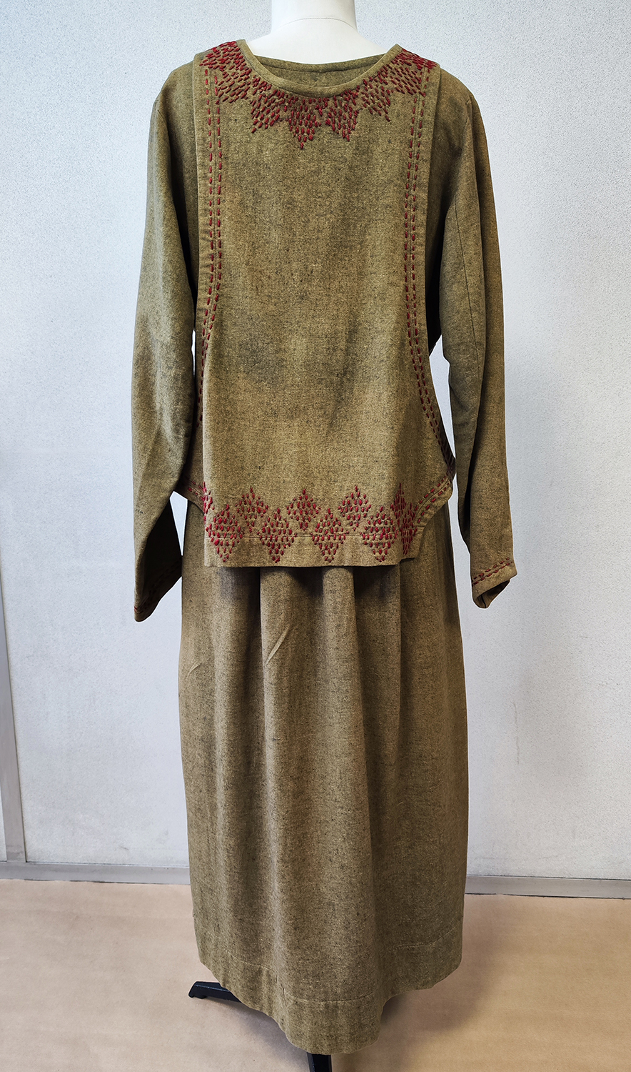 1920F – Robe – 1443 (2)