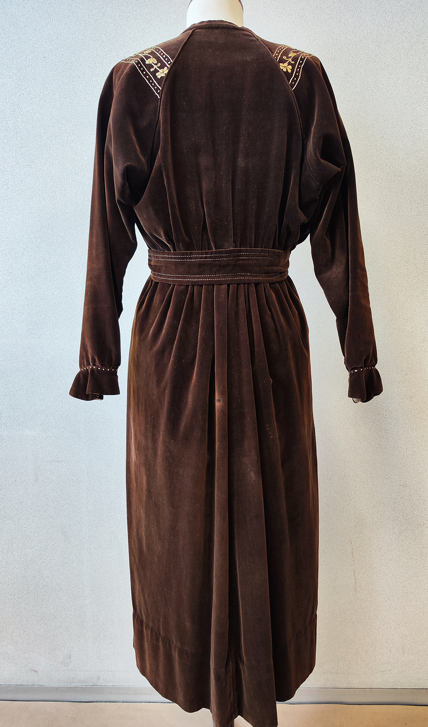 1920F – Robe – 1445 (2)