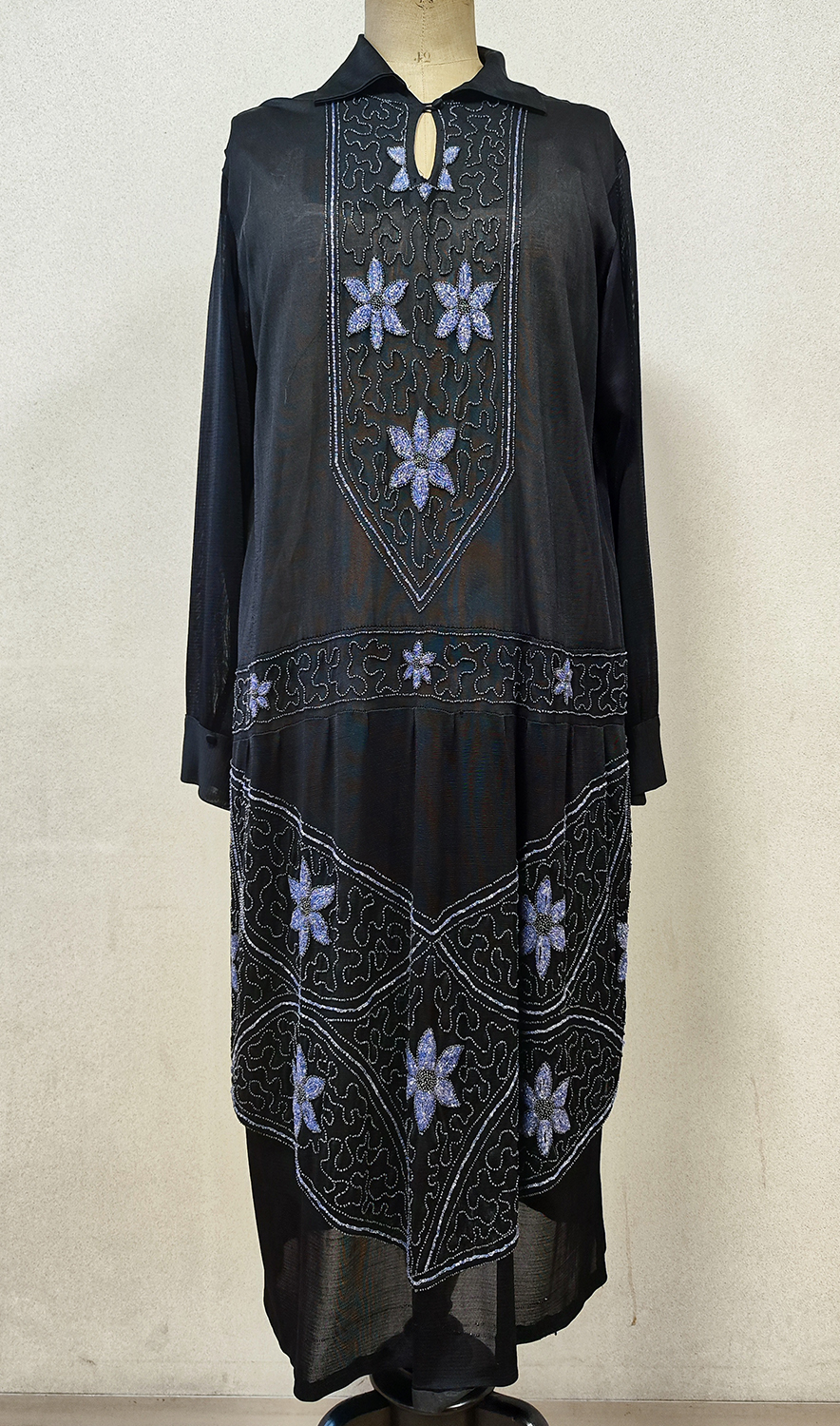 1920F – Robe – 1447