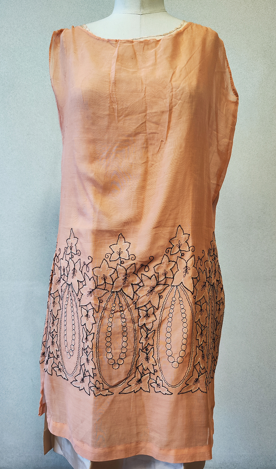 1920F – Robe – 1449