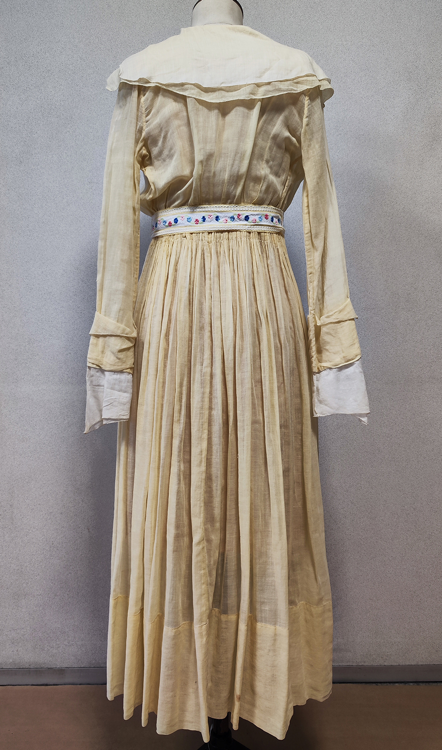 1920F – Robe – 1453 (2)