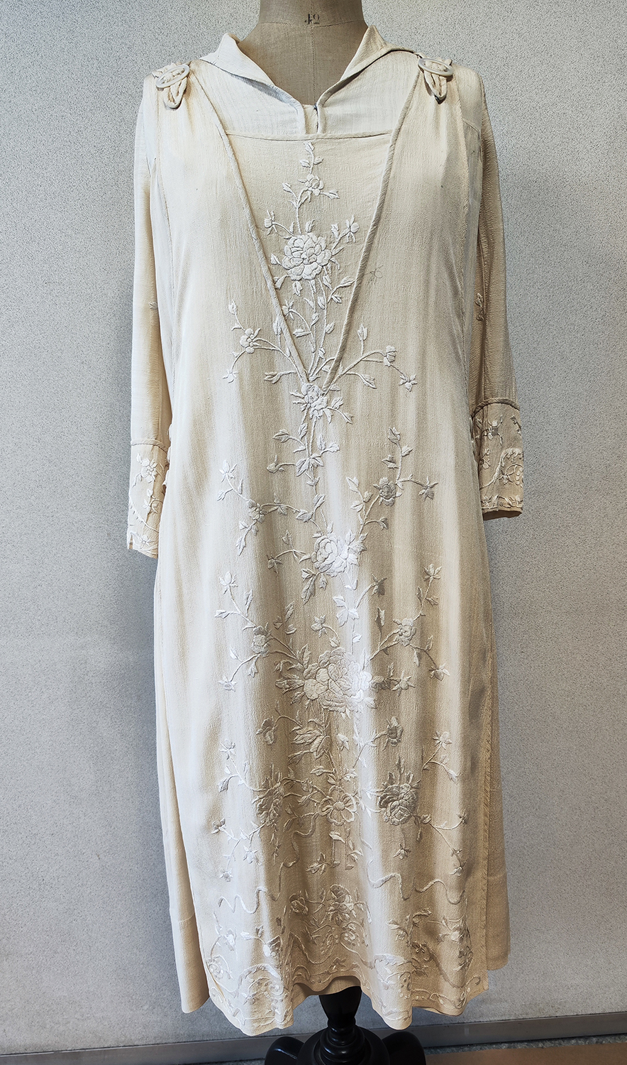 1920F – Robe – 1456