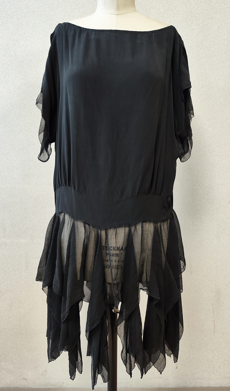 1920F – Robe – 1457