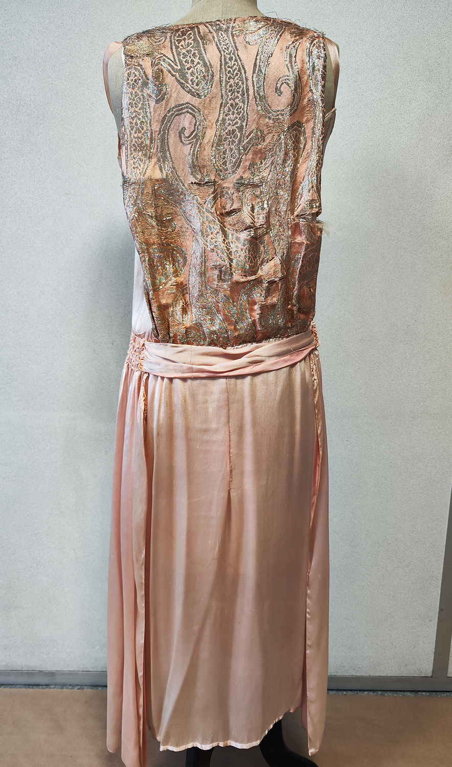 1920F – Robe – 1459 (2)