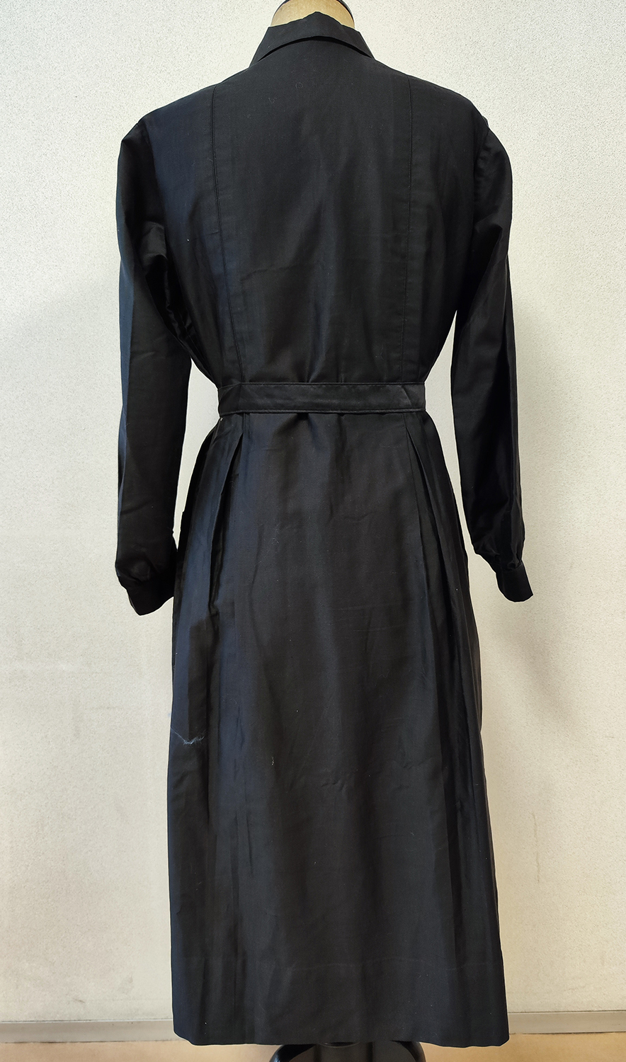 1920F – Robe – 1462 (2)