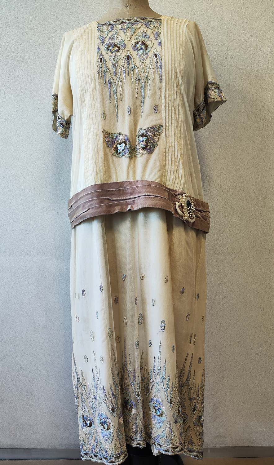 1920F – Robe – 1465