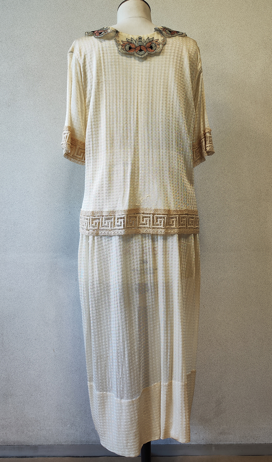 1920F – Robe – 1467 (2)
